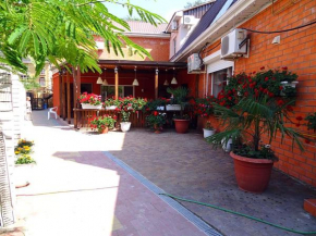Guest House on Sanatornaya 6